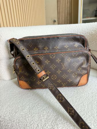 Louis Vuitton Nil Umhängetasche aus  Monogram Can