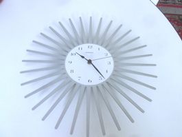 Wanduhr aus Metall