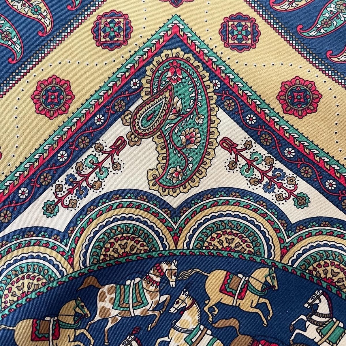 Salvatore Ferragamo Foulards, Tücher & Schals: SALVATORE FERRAGAMO Vintage Scarf – Neu (gemäss Beschreibung) aus Freienbach von Avviivva_Shop 4