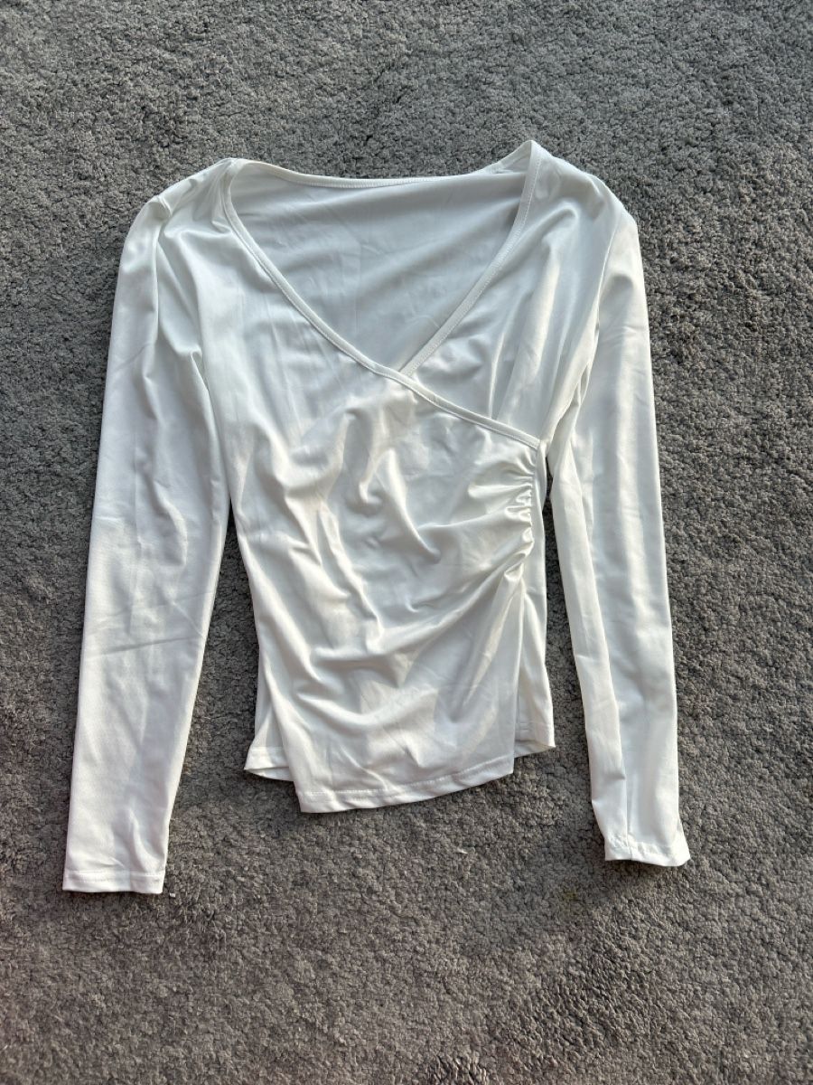 Tops: Pull XS – D'occasion à lausanne par Lilos77
