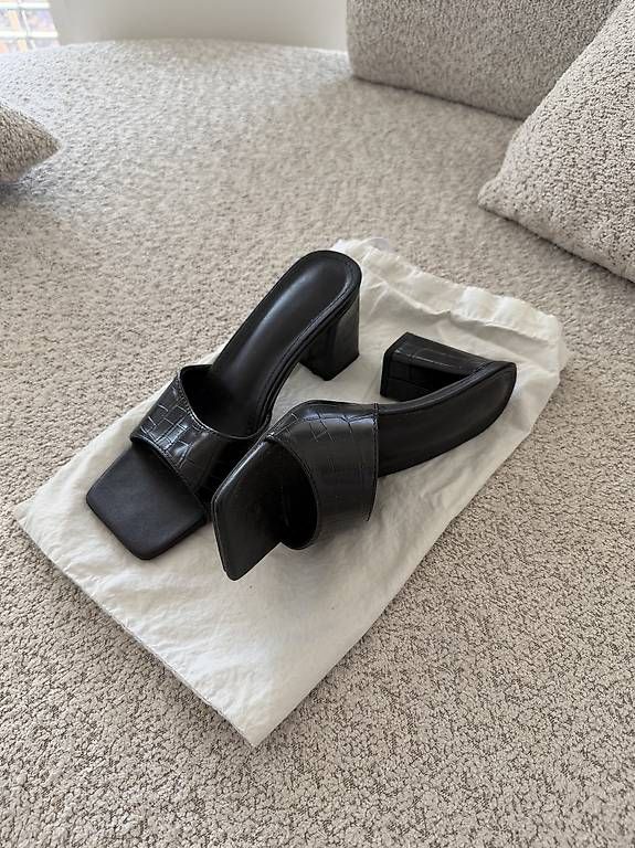 Scarpe da donna: Sandalen mit Absatz – Usato da Dietikon venduto da Prelovedpearls 1
