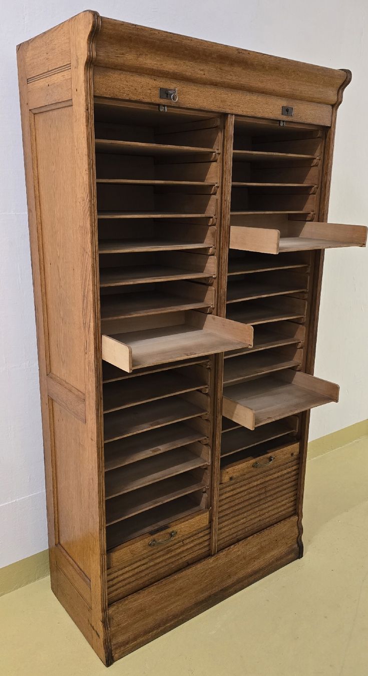 Armadi: Lateralschrank  , antiker Rolladenschrank – Usato da Zürich venduto da Reni8048 2