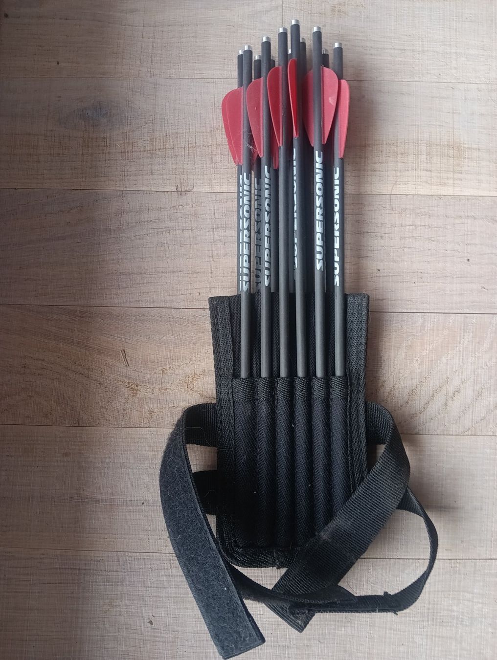 Bogenschiessen: Pfeile Köcher für Armbrust Pfeile – Gebraucht aus Courlevon von