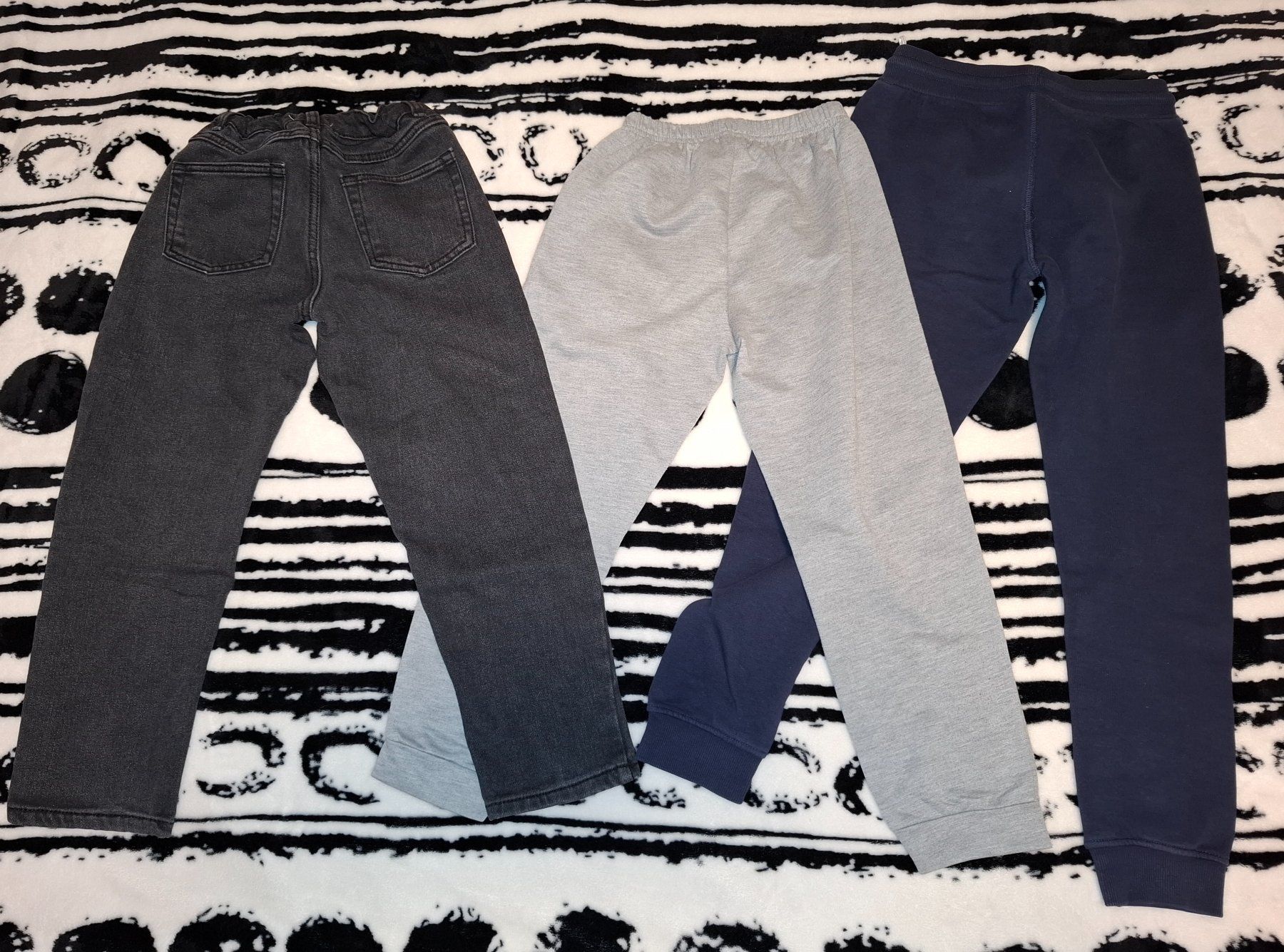 Lotti & Set di vestiti: 3x Hosen gr.128 – Usato da Oberurnen venduto da rotty80 1