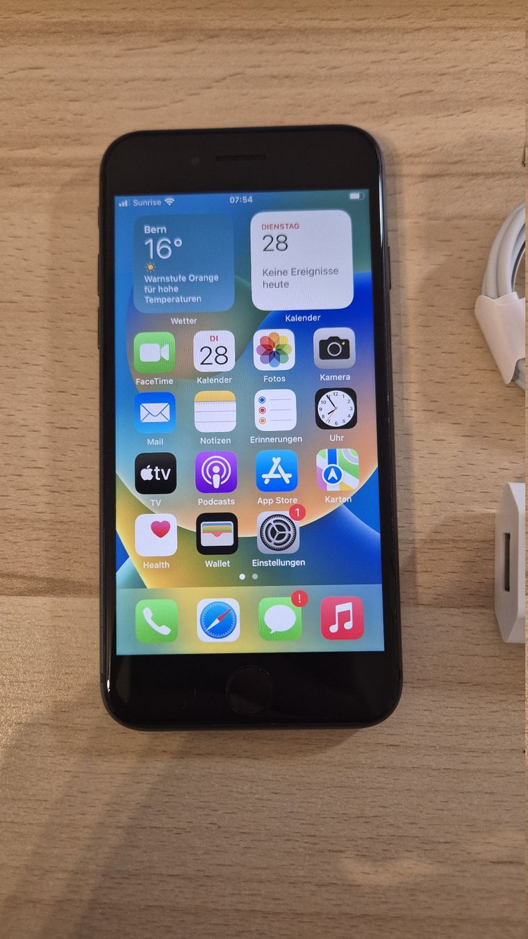 Apple Telefoni cellulari / Smartphones: iPhone 8 64GB Space Gray 3015 Akku bei 91% – Usato da Münchenbuchsee venduto da MV_Solutions 1
