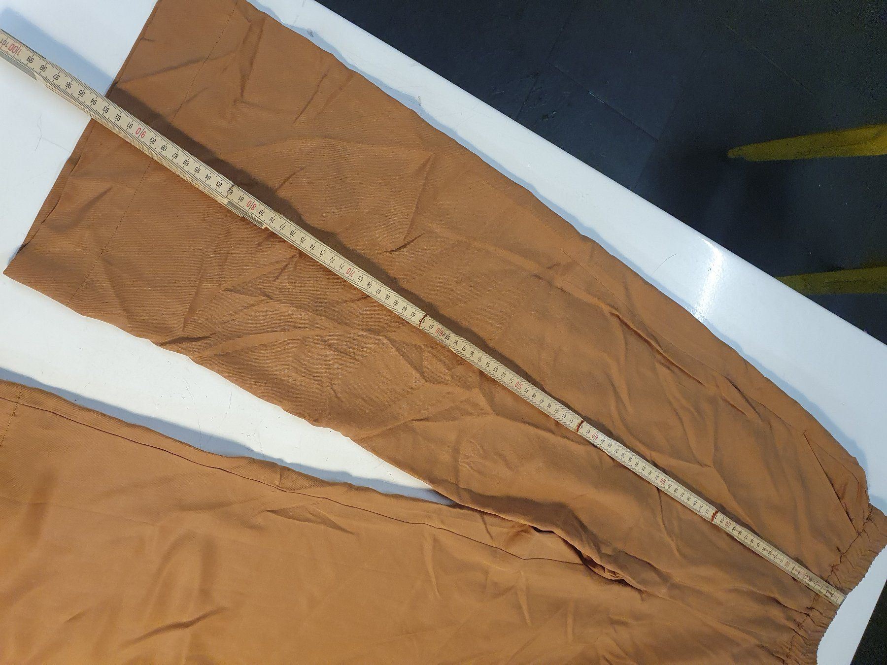 Pantalons: Mask Damenhose beige Grösse S – D'occasion à Zürich par loosebone 1