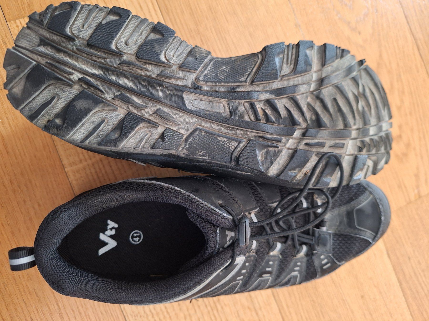 Scarpe da uomo: Chaussures de marche – Usato da Meyrin venduto da ann_h6g2 2