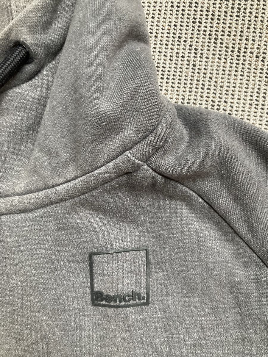 Bench Vestes: Bench Kapuzenjacke Grau – D'occasion à Brenzikofen par Martha_V 1