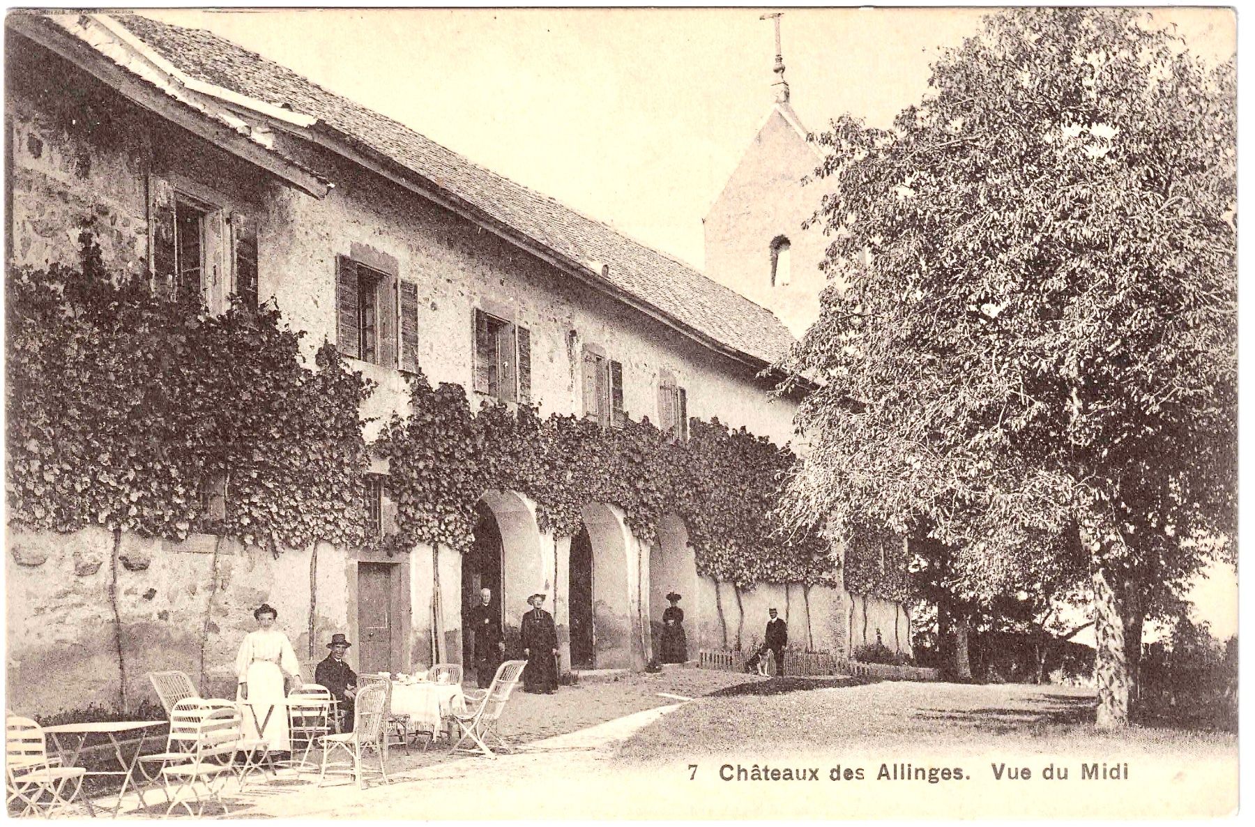 Ansichtskarten: Château des ALLINGES (F) – Gebraucht aus Oberdorf BL von Hopfehuepfer