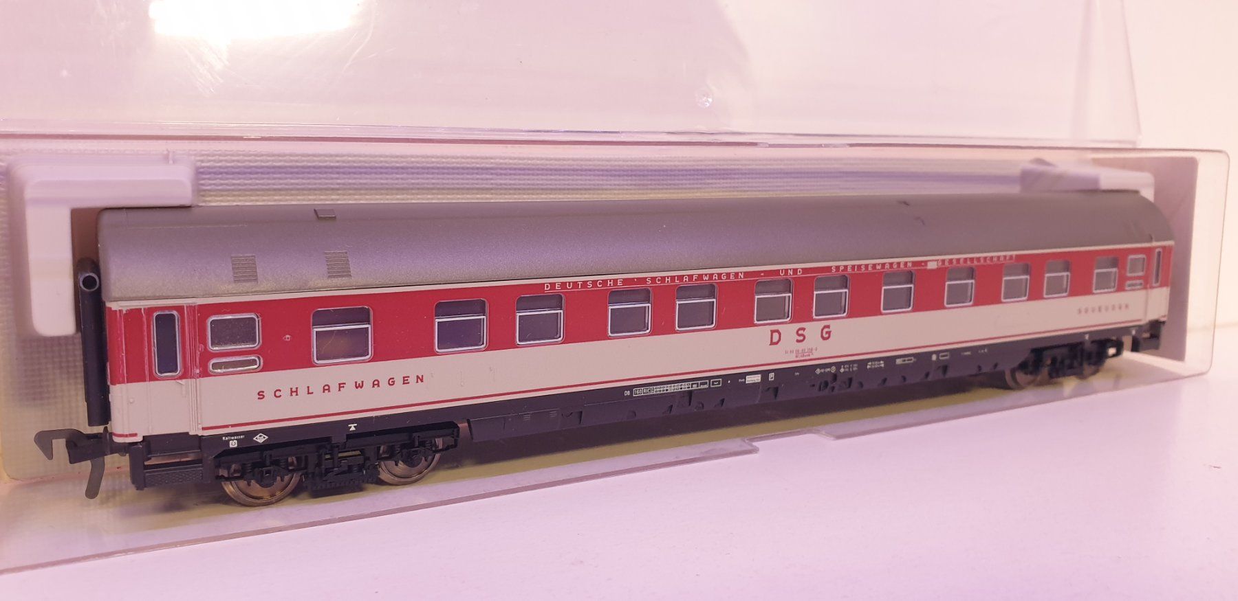 Fleischmann Modelleisenbahnen: Fleischmann  Schlafwagen DSG  5176 – Neu (gemäss Beschreibung) aus Neuenhof von ludovicco 2