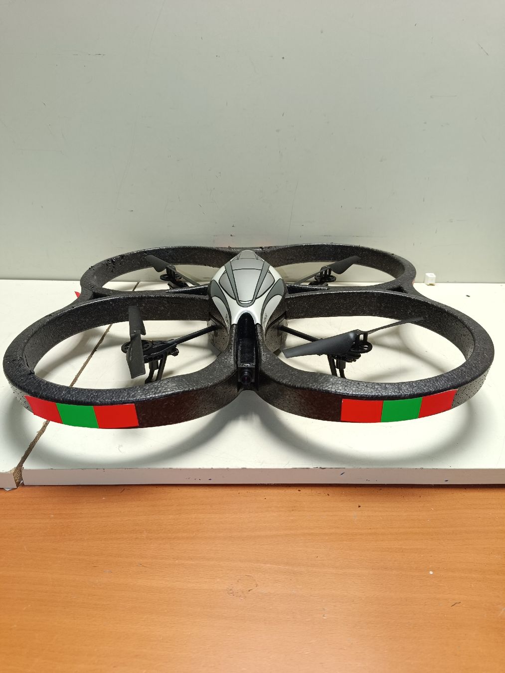 Parrot Modellismo RC: Parrot AR.Drone 1.0 - (em133) – Usato da Künten venduto da Schnaepplihuus 3