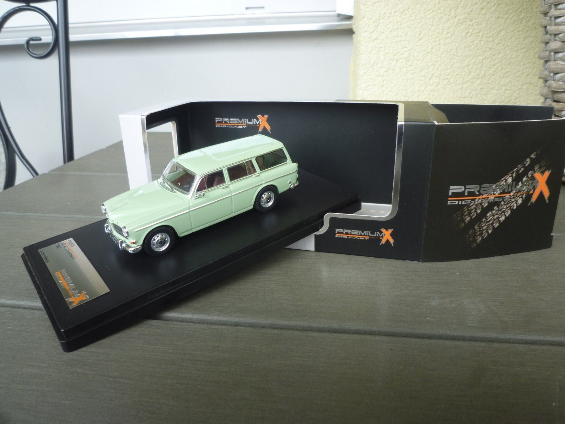 Modellini d'auto: Volvo 220 Amazon (1962) – Nuovo e nell'imballaggio originale da Flawil venduto da Imperiosud
