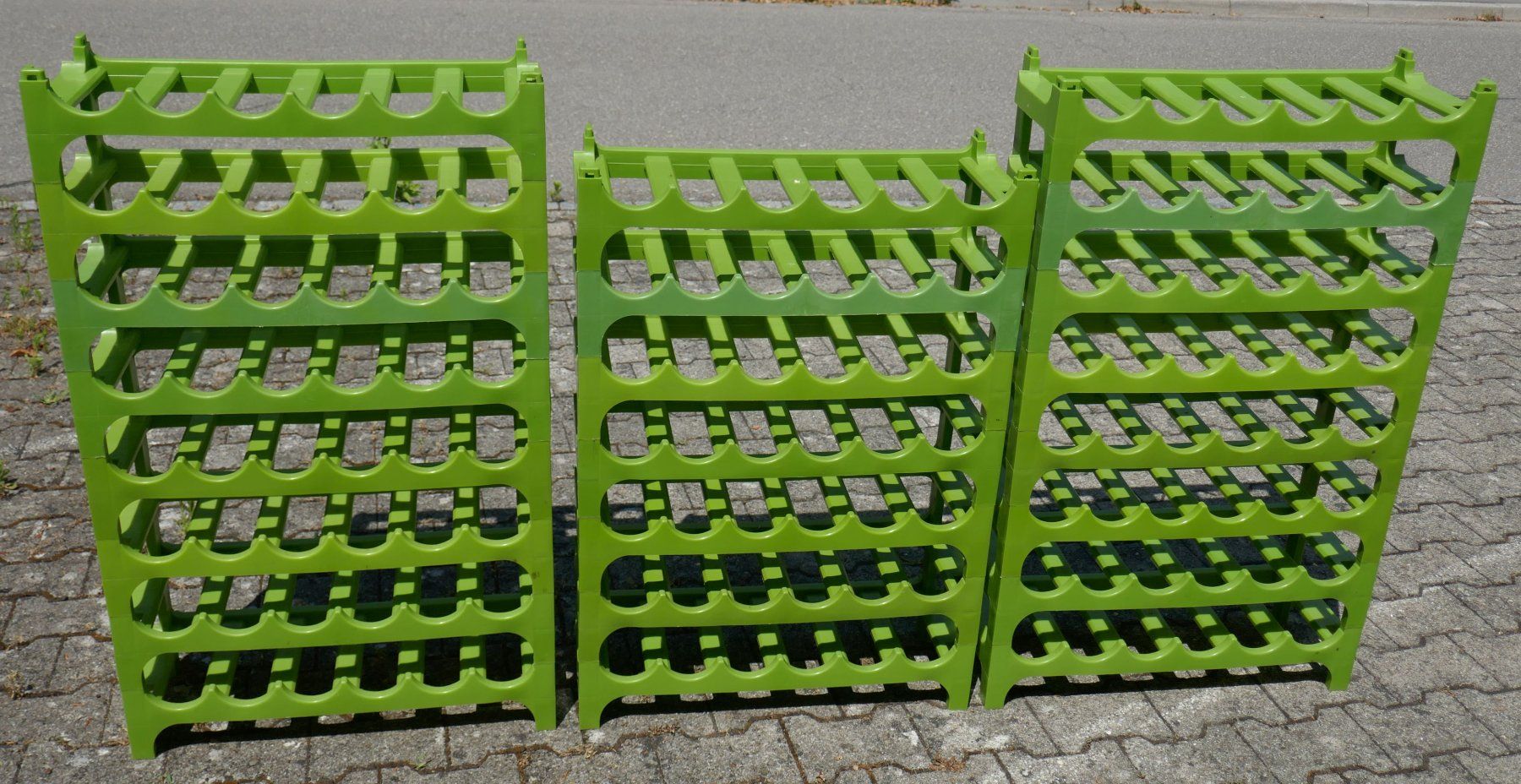 Regale: Stapelbare Weinregal-Elemente – Gebraucht aus Muri b. Bern von Stefan4242
