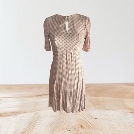 Sommerliches Kleid mit Pünktchenmuster - Grösse 34
