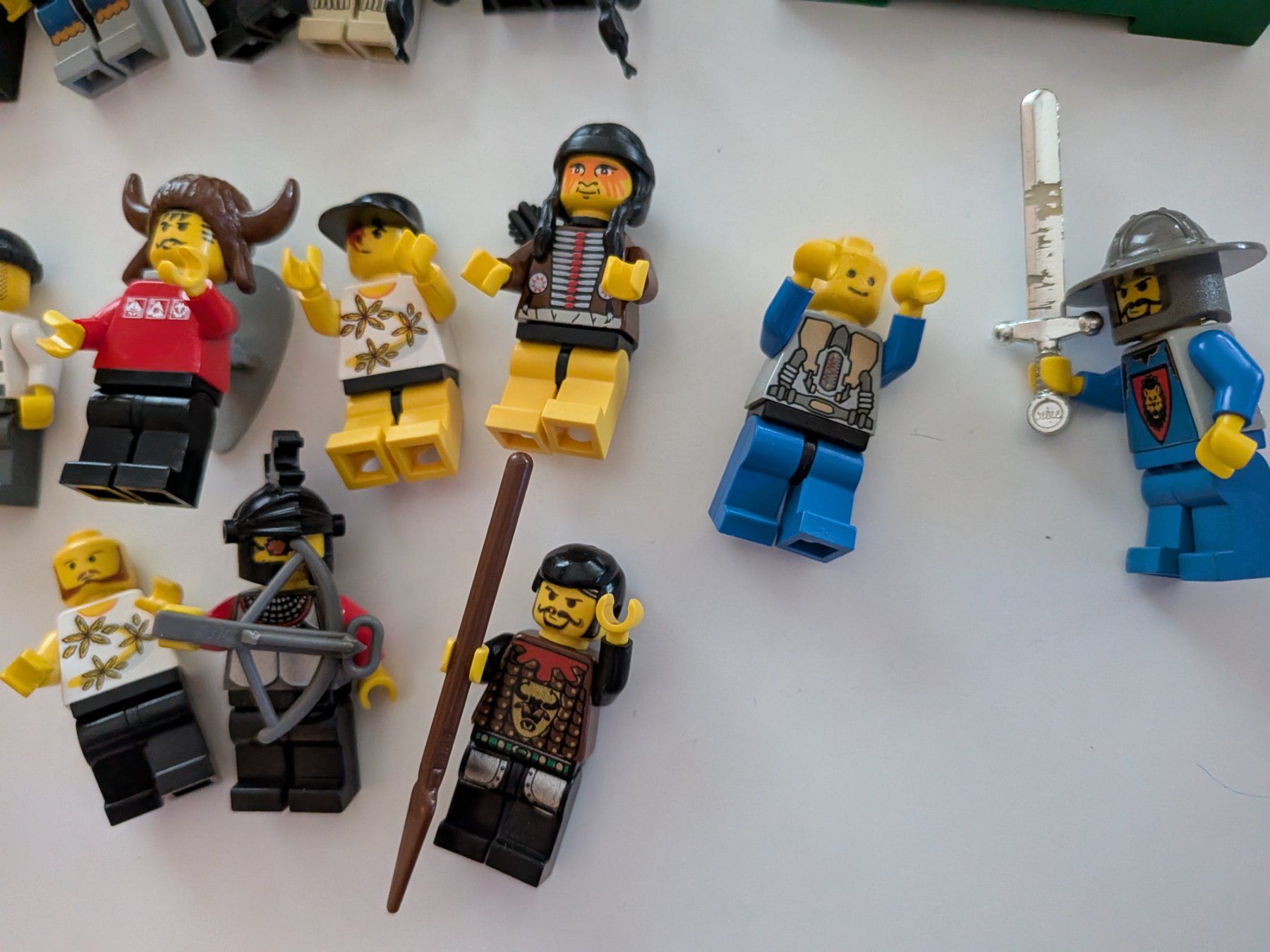 Lego Giocattoli: 17 Mini Lego Figuren – Usato da Emmen venduto da magelan 3