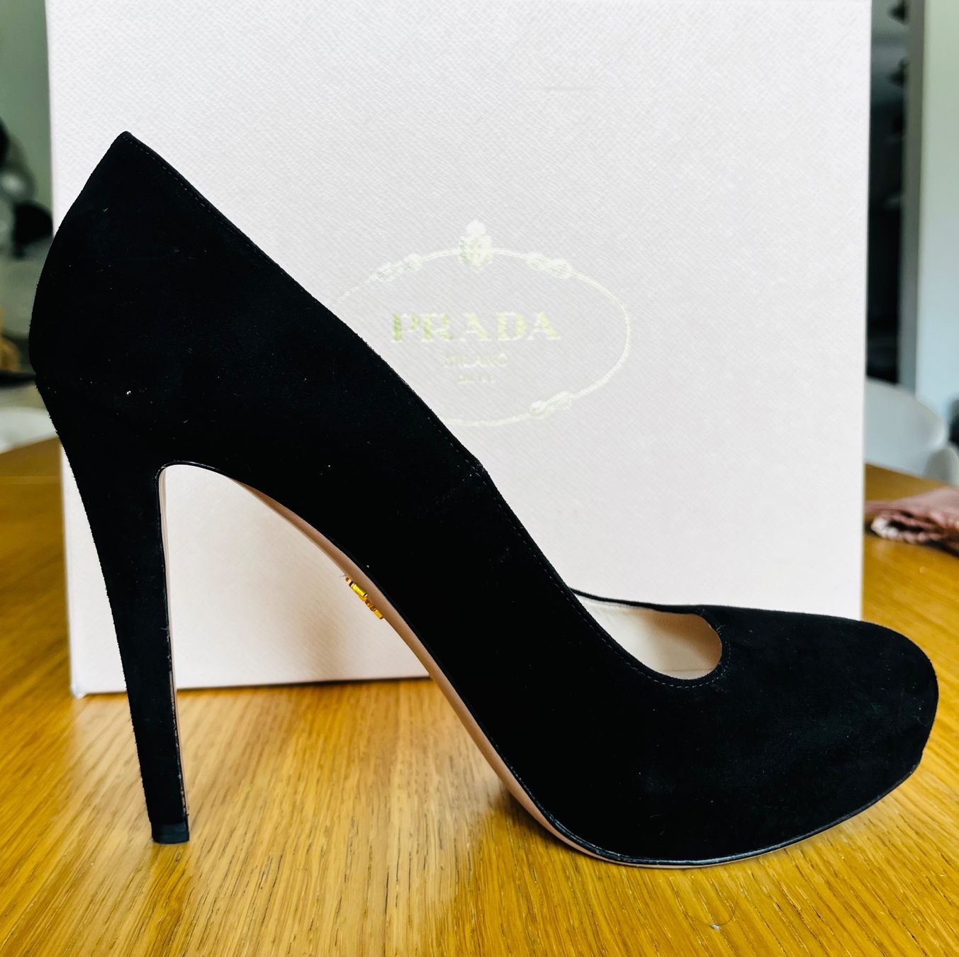 Prada Scarpe da donna: Schwarze PRADA Pumps Wildleder, Grösse 41 – Nuovo (secondo la descrizione) da Meilen venduto da mary24031978 2