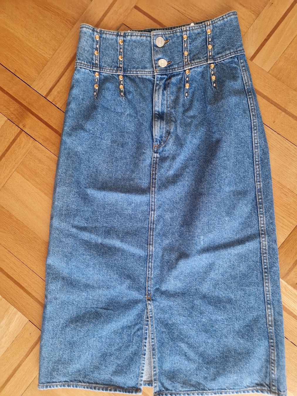 Sandro Gonne: Jupe en jean Sandro Paris, taille 3 – Nuovo (secondo la descrizione) da Pully venduto da Patriciaeve