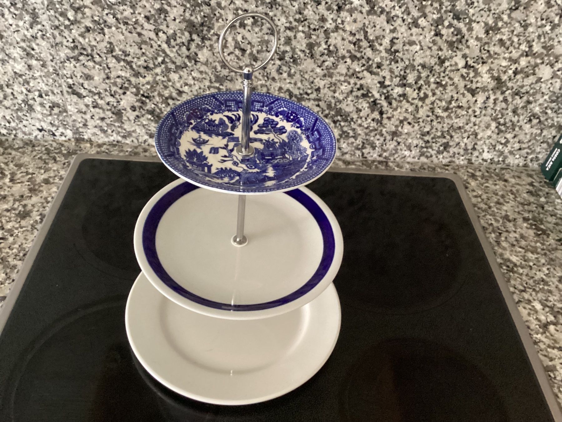 Assiettes: Etagere 3 stöckig – Neuf (Voir description) à Minusio par scotch111 1