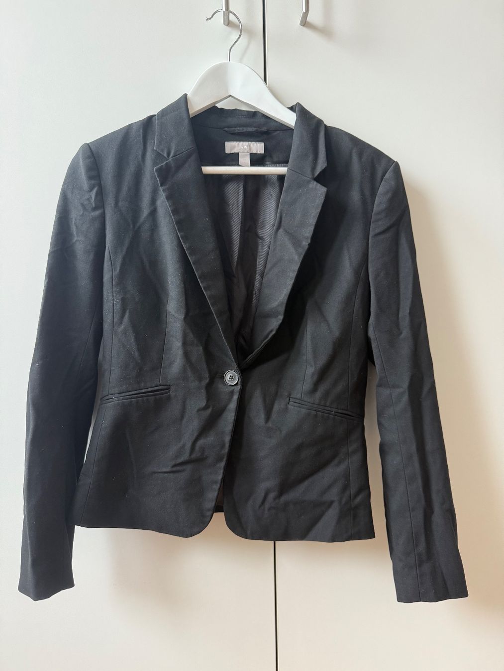 Ensembles & Tailleurs: Schwarzer Blazer H & M – D'occasion à Goldach par jil_vnd8