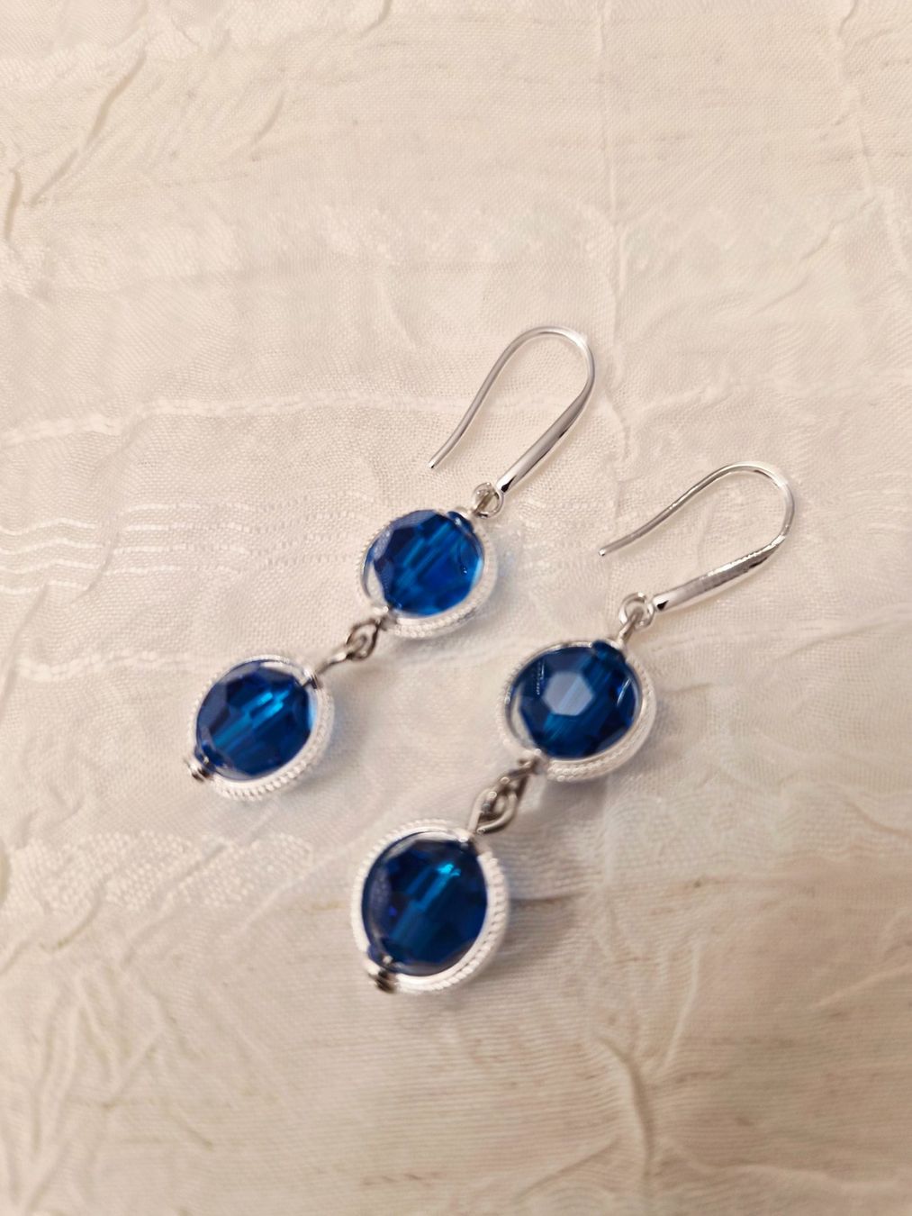 Ohrringe & -stecker: Ohrringe aus Swarovski Perlen  Capri blue – Neu (gemäss Beschreibung) aus Dietikon von Eleda