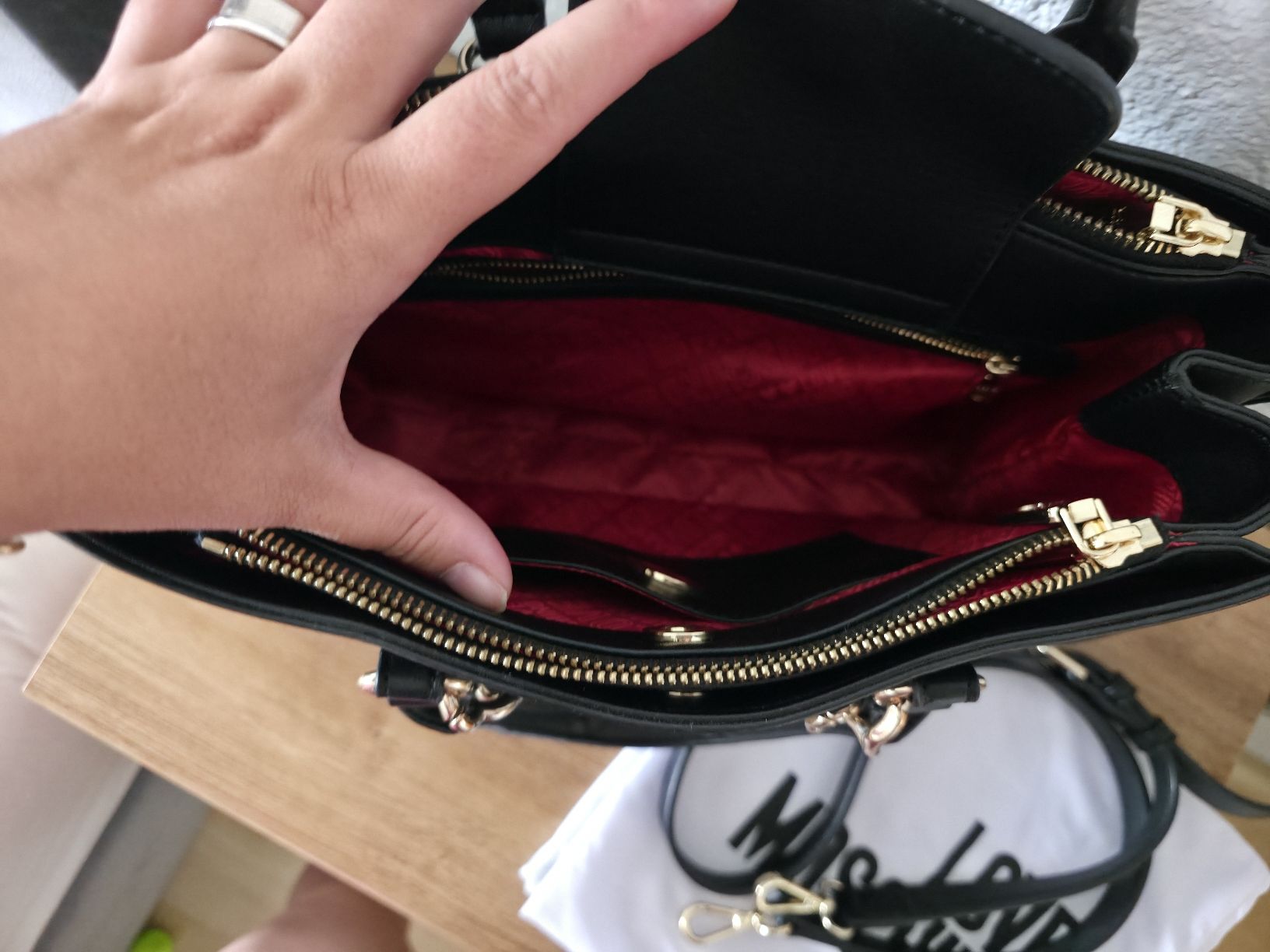 Moschino Sacs femmes: LOVE MOSCHINO - Handbag  – Neuf (Voir description) à Derendingen par jas_5ws8 3