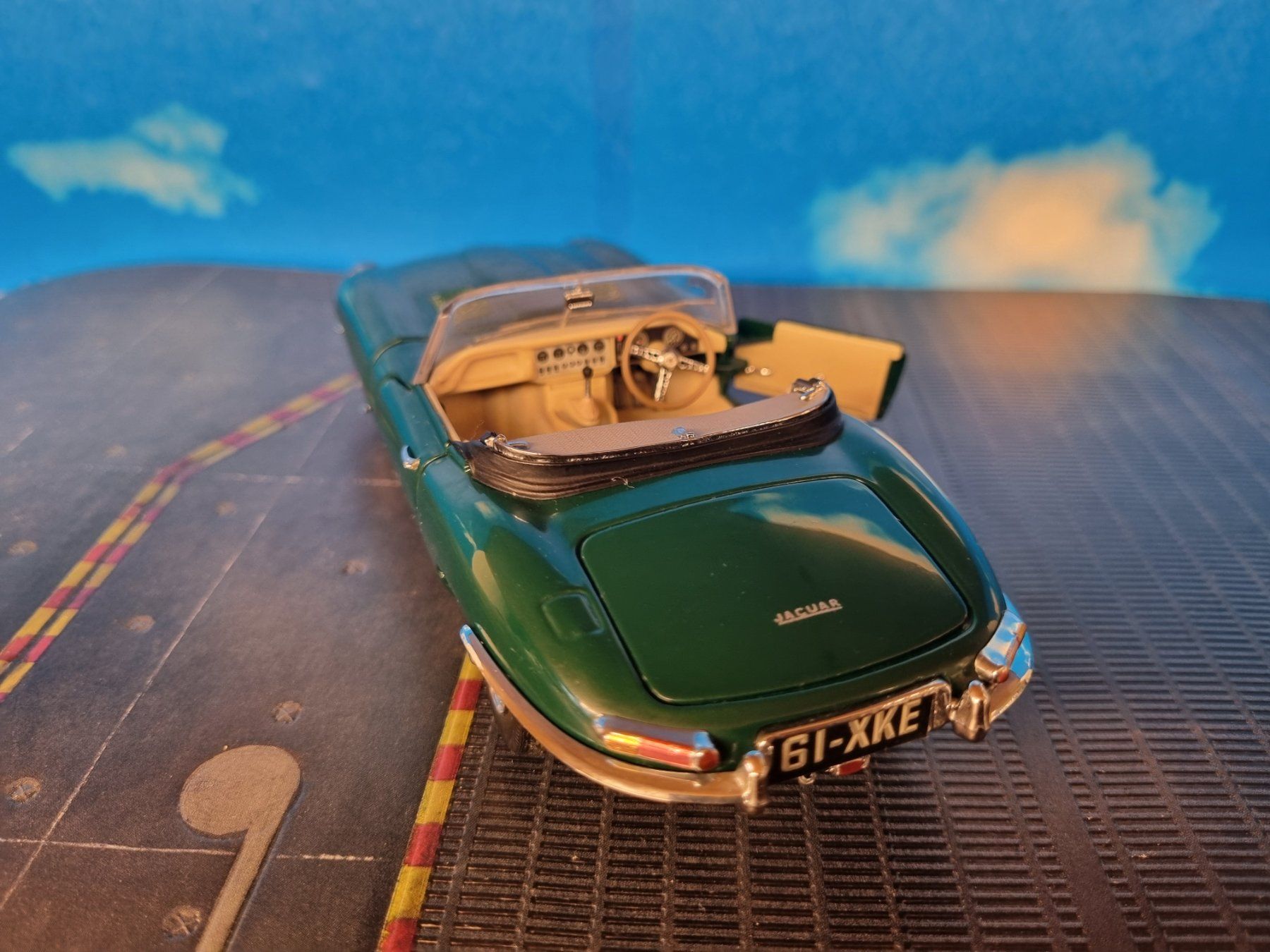 Franklin Mint Modellautos: JAGUAR E 1961 FRANKLIN MINT 1:24 – Gebraucht aus Männedorf von Spezial-Modelle 5