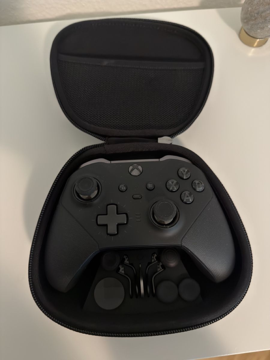 Microsoft Controller: Xbox Elite Controller Series 2 im Top-Zustand inkl. Case – Usato da Liestal venduto da sja_6f6y
