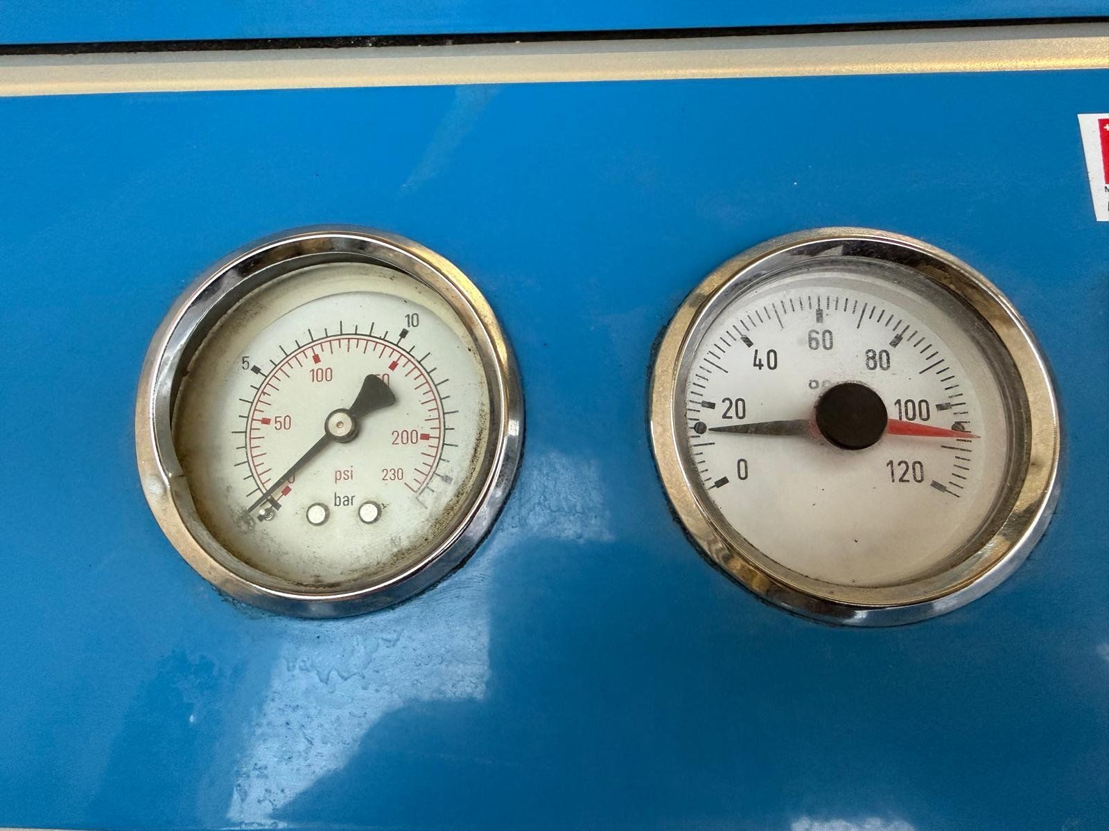 Compressori: Compresseur à vis RENNER 250L – Usato da La Chaux-de-Fonds venduto da Bretelle 3