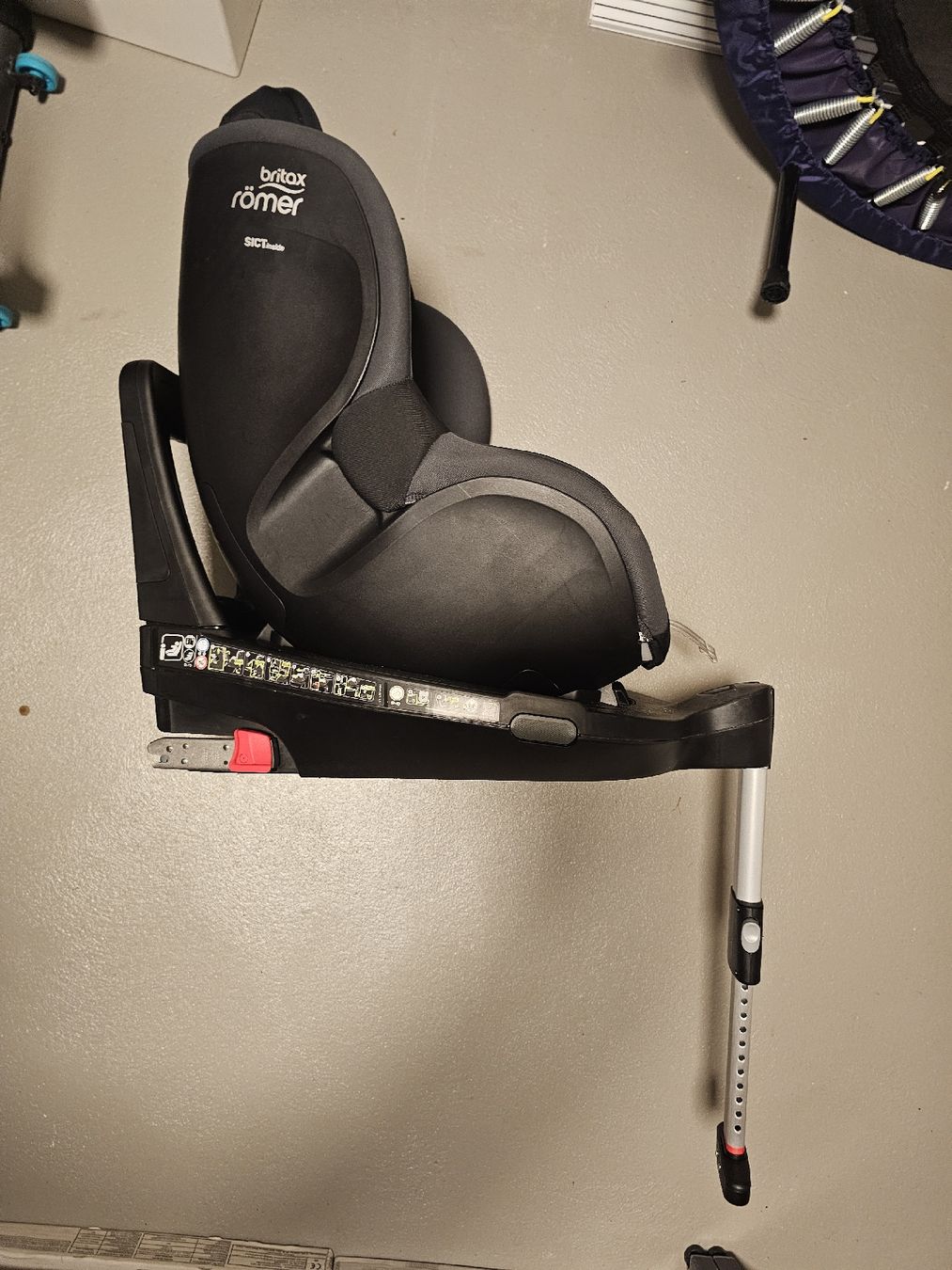 Britax Römer Seggiolini per auto: Britax Römer Dualfix M Kindersitz – Usato da Münchenstein venduto da jos_my8b 1