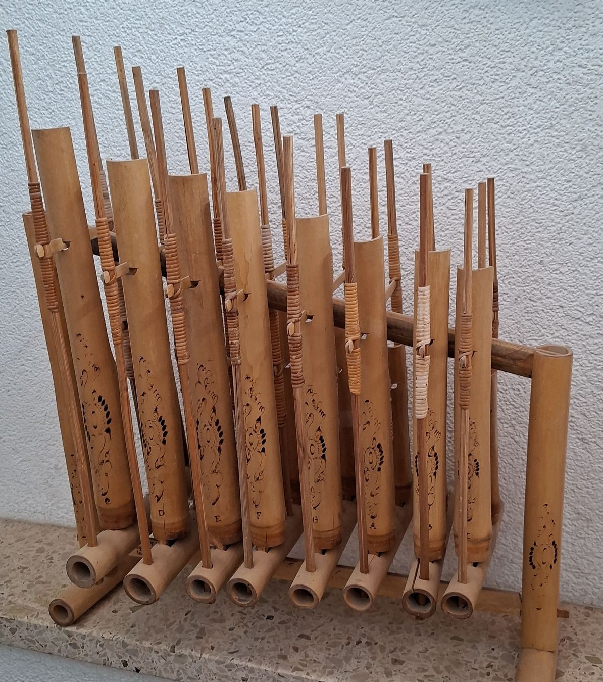 Musikinstrumente: Angklung, traditionelles Bambus Instrument – Gebraucht aus Pfäffikon ZH von enderby01