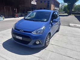 Hyundai i10 1.0 Amplia ab MFK und Service
