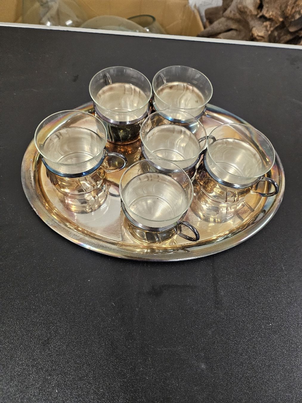 Geschirrsets: Set Gläserträger mit 6 Gläsern und Ablage, Silberoptik – Gebraucht aus St. Gallen von Cocos_Ricardo