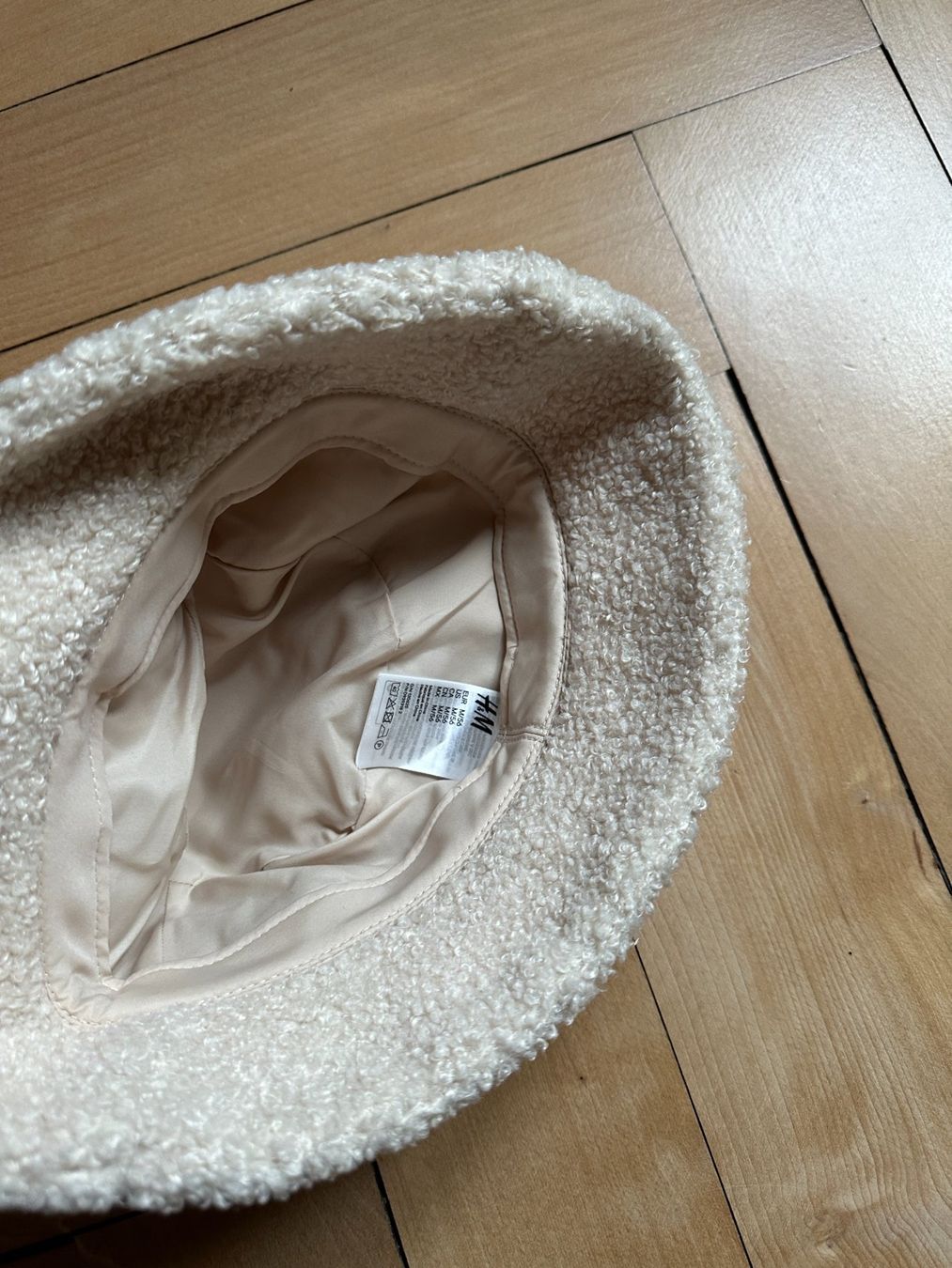 H&M Chapeaux, bonnets & casquettes: Bucket Hat beige M/56 – D'occasion à Zürich par Diazaio 1