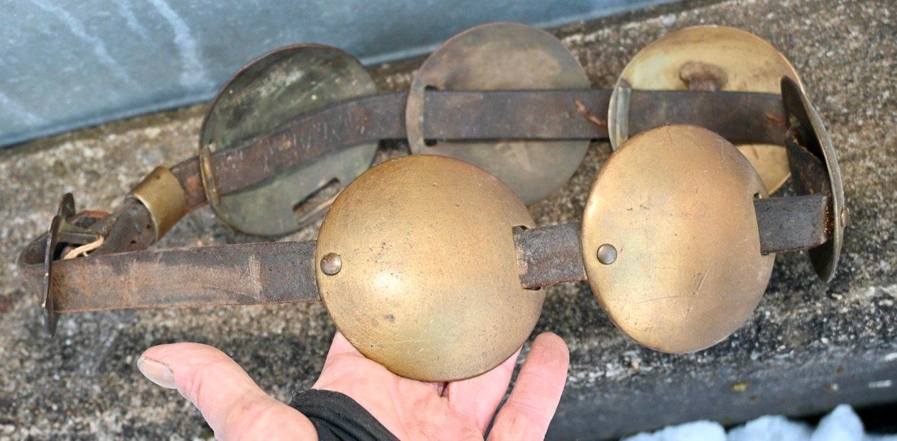 Briglie & Cavezze: Altes PFERDE- ODER KUHGESCHIRR messing Länge 89.5cm – Usato da Pfaffhausen venduto da mono_rec 4