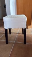 Hocker mit weissem Bezug und Holzbeinen guter Zustand