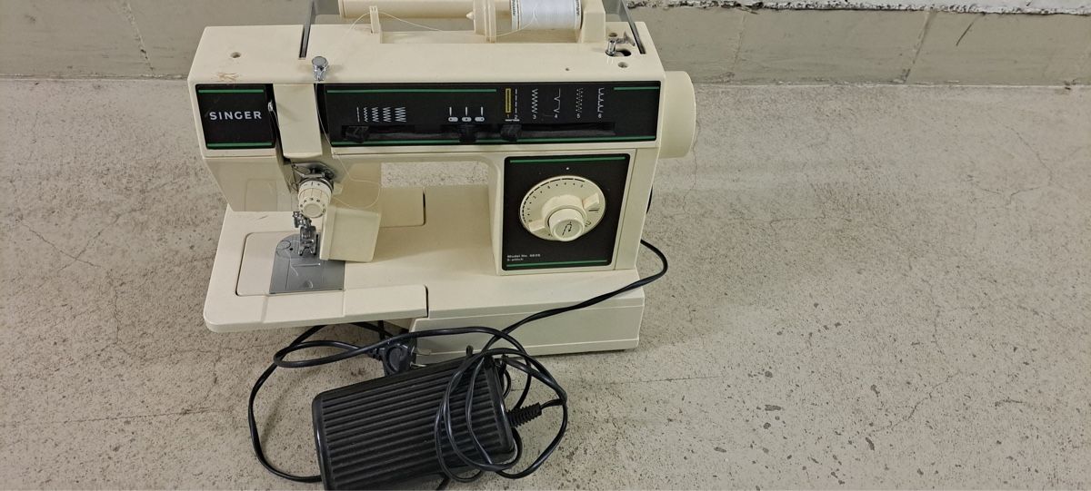Singer Macchine da cucire: Singer Nähmaschine – Usato da Dübendorf venduto da hirbe-51g