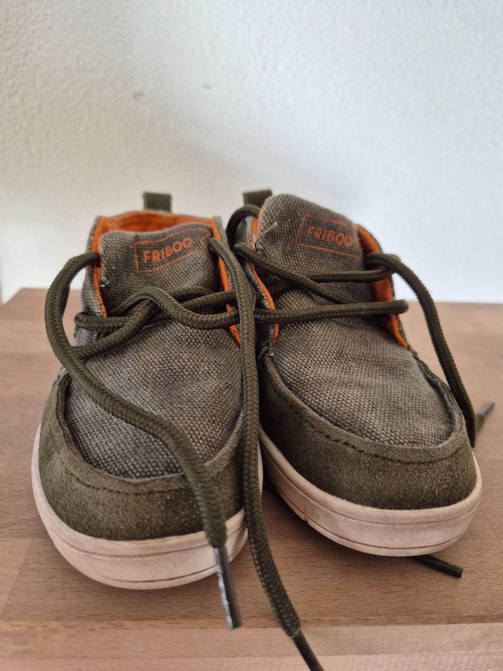 Friboo Scarpe per ragazzi: Friboo Stoffschuhe, Gr. 27 – Usato da Stäfa venduto da unn_dj8d