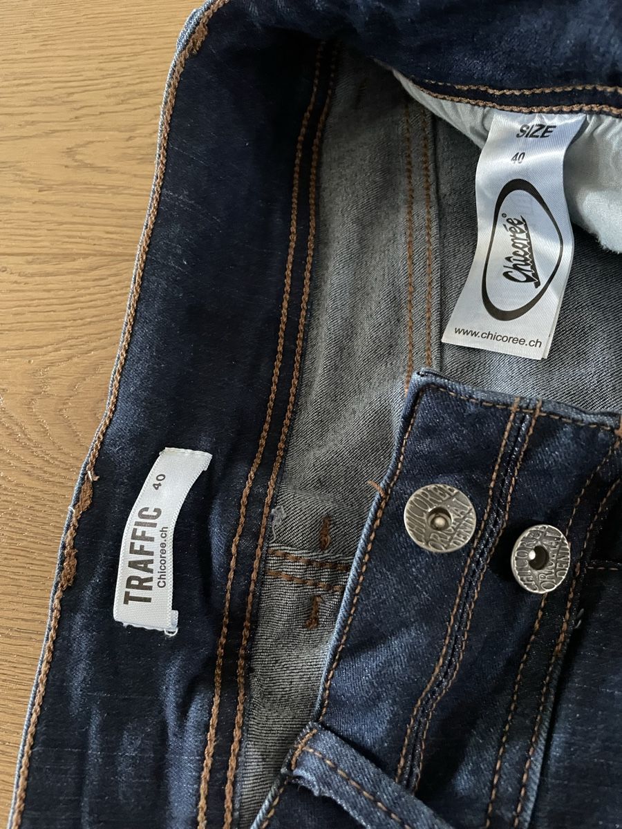 Jeans: Dunkelblaue Jeans mit Fransen, Grösse 40 – Gebraucht aus Gümligen von ani_c7v6 3