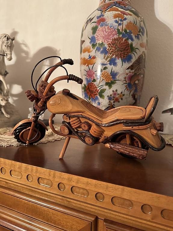 Tutte le decorazioni: Handgefertigtes Holz-Motorrad – Usato da Hasle LU venduto da Sahadom