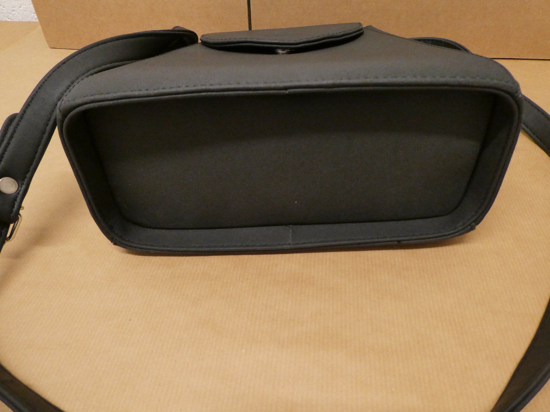 Taschen: Handtasche Farbe schwarz «CARO» – Gebraucht aus Tann von Charly65 1