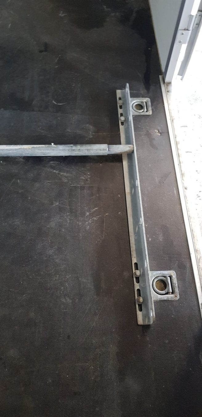 Rimorchi: Radstopper System Autotransporter & Sachtransporter – Usato da Unterägeri venduto da Chartbreaker 1