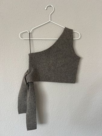 Graues ZARA One-Shoulder-Oberteil, Size S