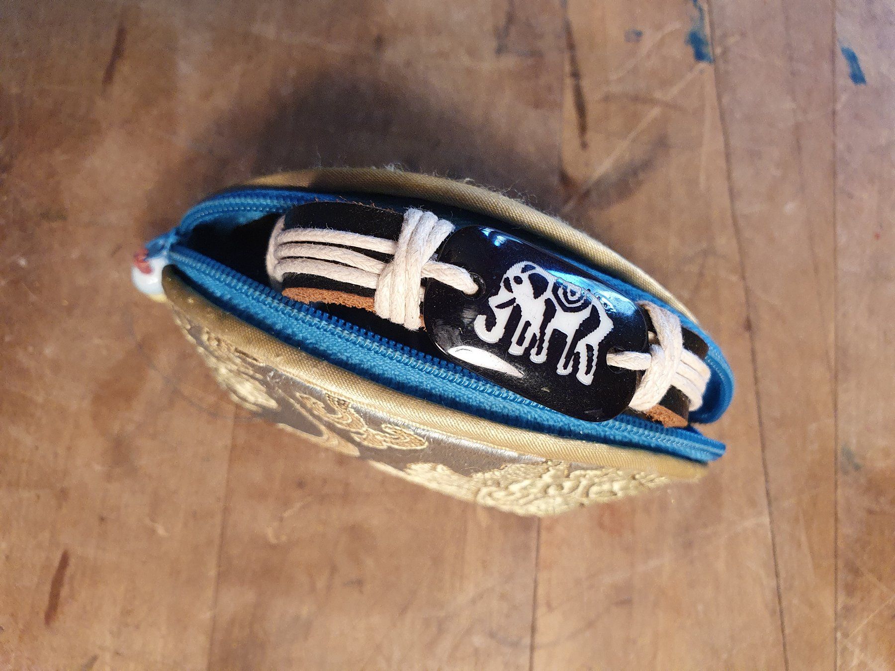 Bracciali & Braccialetti: Elefantenarmband mit Etui bestickt – Usato da Zürich venduto da loosebone 2