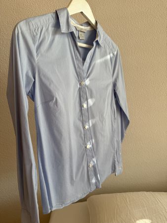 Elegantes hellblaues Hemd, Grösse M - Top Zustand!
