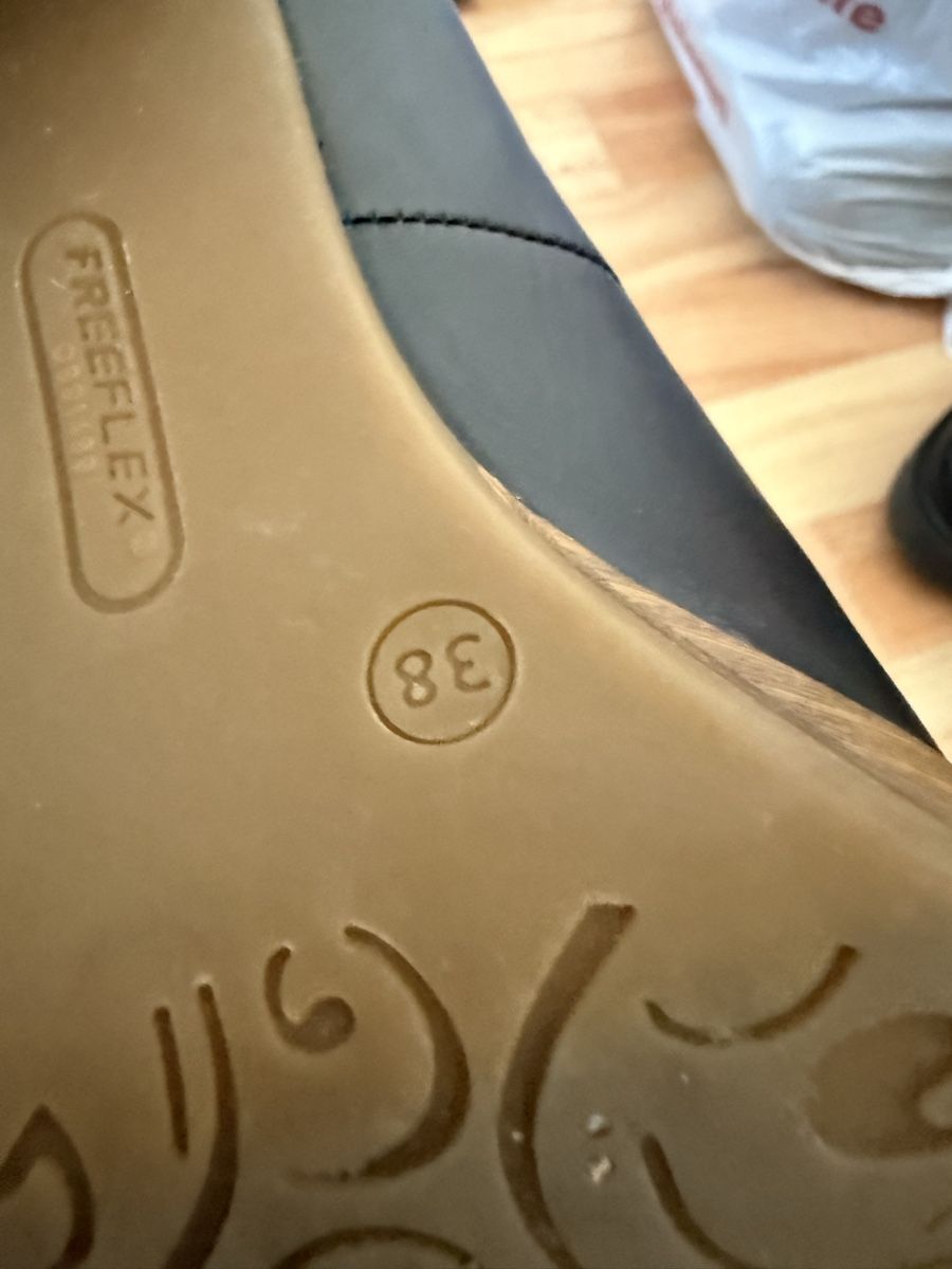 Scarpe da donna: Schuhe varese – Usato da visp venduto da Kmemo1 2