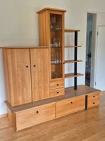 Wohnwand aus Massivholz von Schweizer Möbelhaus