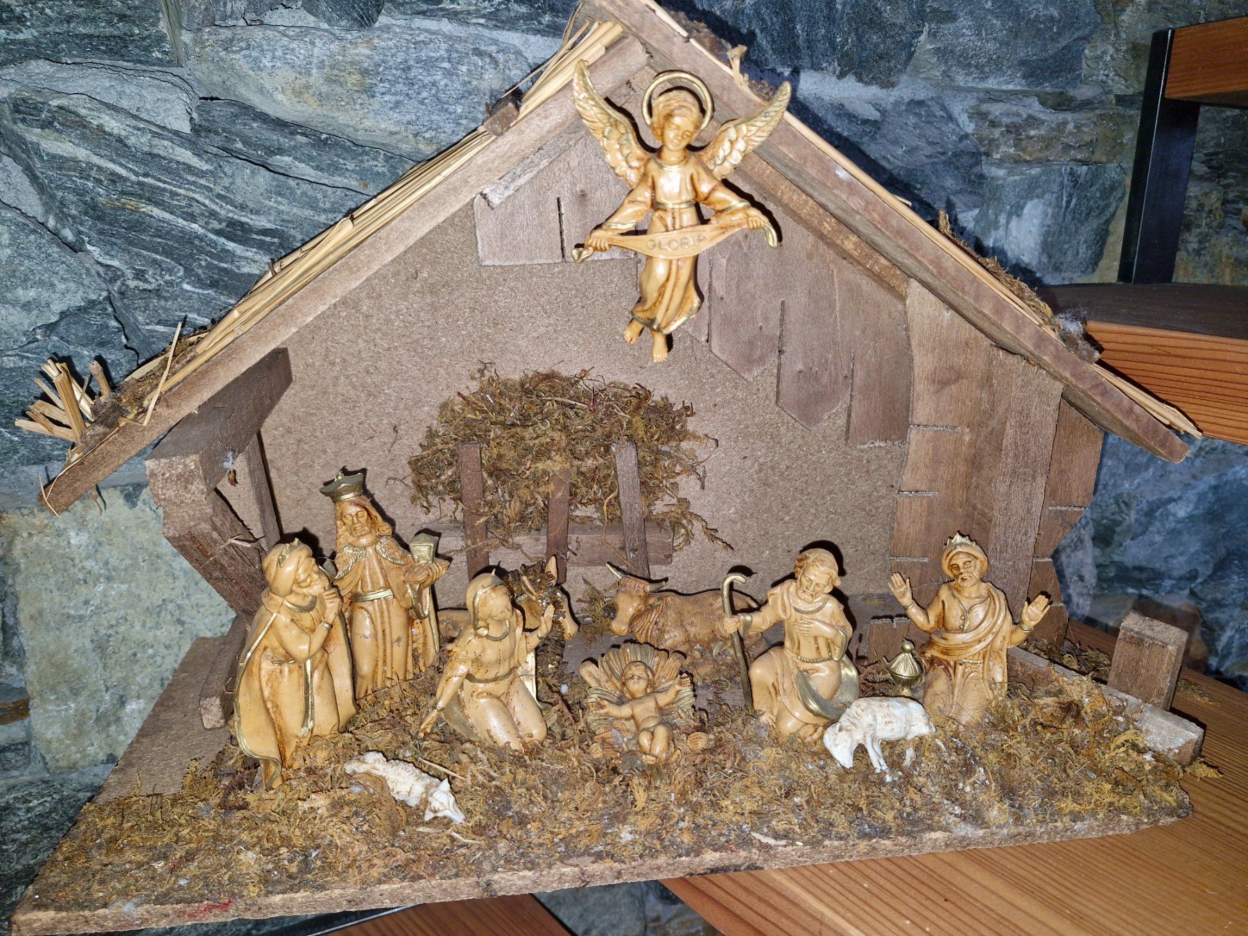 Toutes les décorations: Weihnachtskrippe – D'occasion à Guarda par rue_bpd7