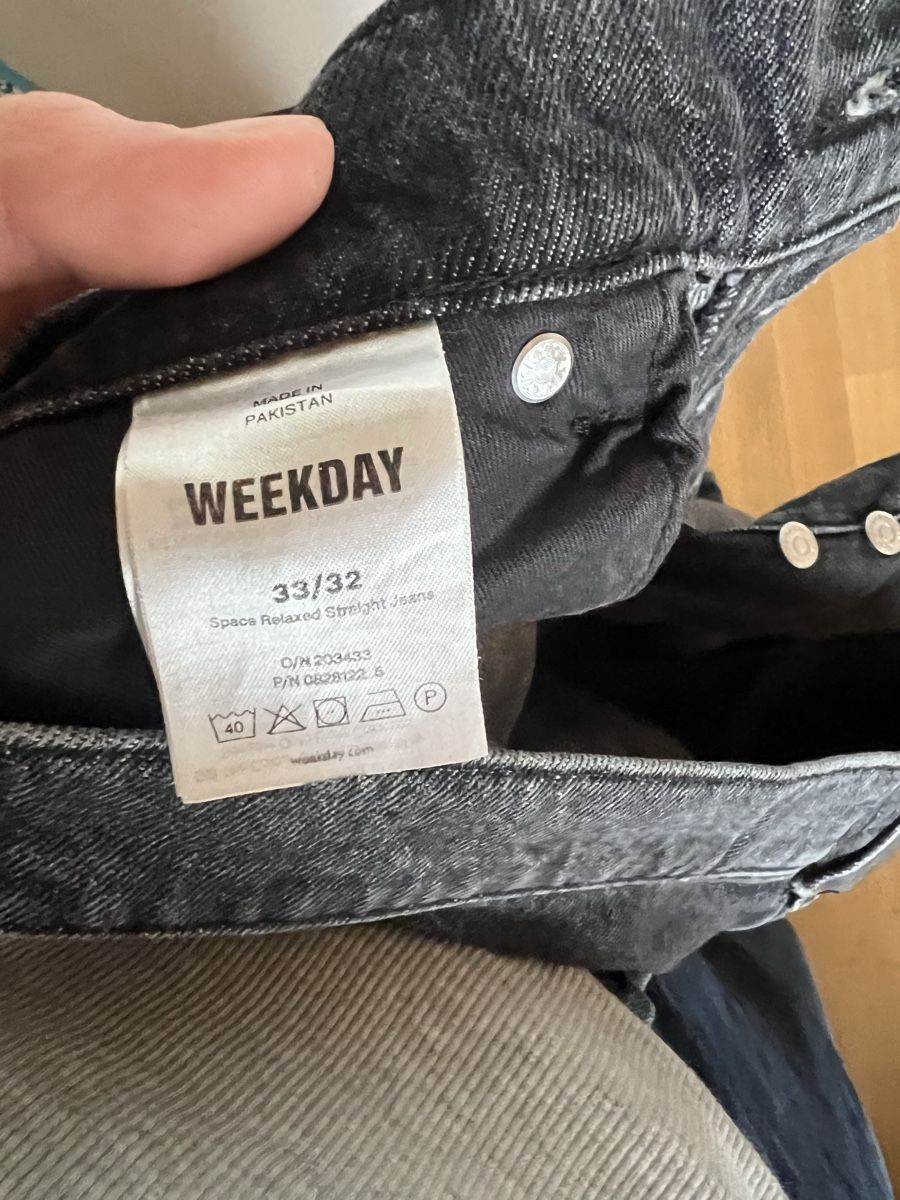 Weekday Jeans: Weekday Space Jeans – Usato da Seedorf BE venduto da lor_tc6x 1