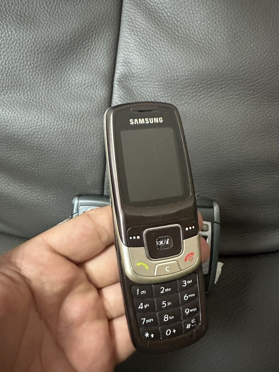 Samsung Telefoni cellulari / Smartphones: Samsung Handy Konvolut 2 – Difettoso da Heerbrugg venduto da Amazon38 1