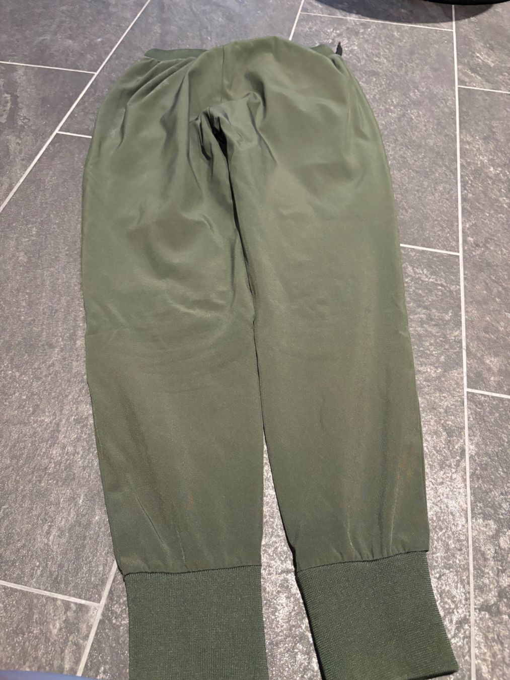 Hosen: Damen Hose - grün - Gr. S – Gebraucht aus Stadel von Chanel_5 1